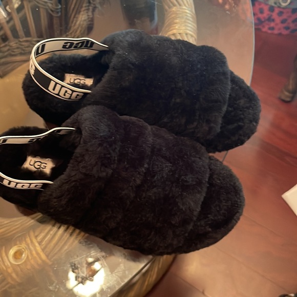 Ugg sling back sandals fuffy black in color size 7 excellent condition. - Picture 2 of 6